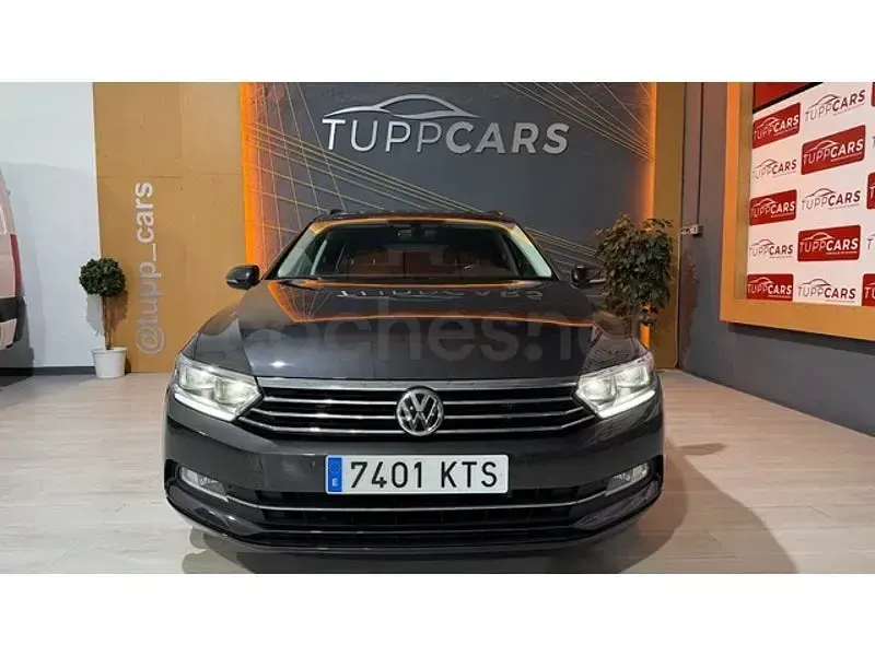 Usado VW Passat Advance 150 CV (110 kW) 2019 Gris / plata Familiar