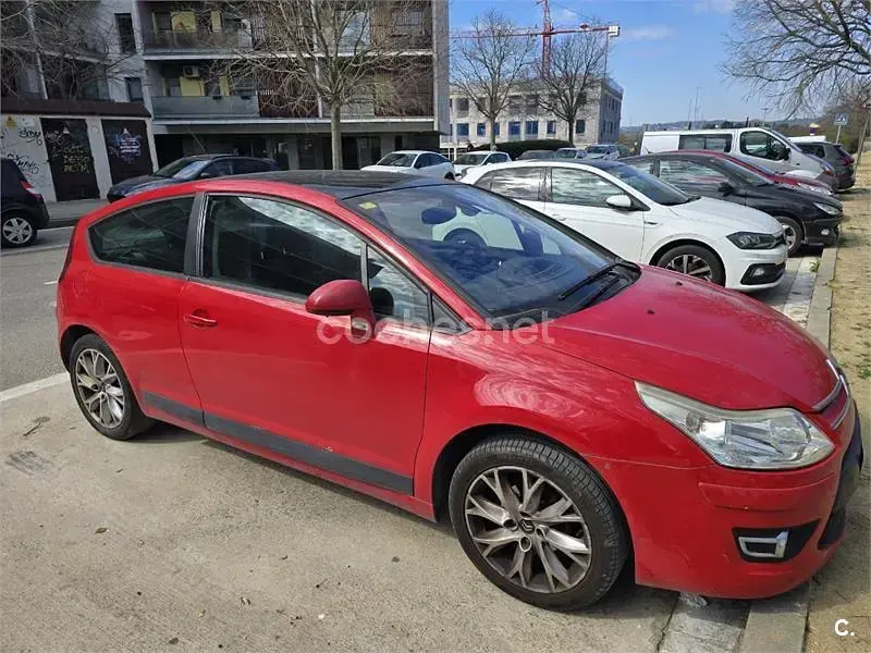 Używany Citroën C4 90 KM (66 kW) 2009 Czerwony Sedan/Limuzyna