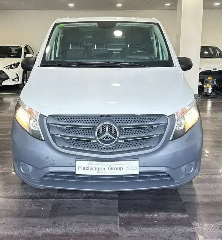 Usado Mercedes Vito 163 CV (119 kW) 2022 Blanco Van