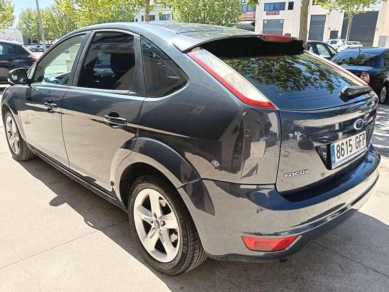 Käytetty Ford Focus Trend 101 HP (74 kW) 2009 Harmaa Viistoperä