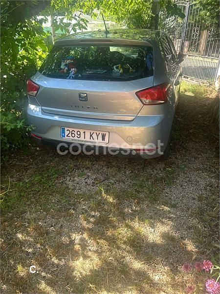 Usado Seat Ibiza Reference 80 CV (58 kW) 2019 Gris / plata Berlina