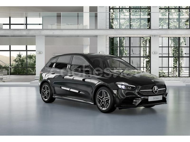 Usado Mercedes B200 AMG line 150 CV (110 kW) 2023 Nachtschwarz  unilack Utilitario
