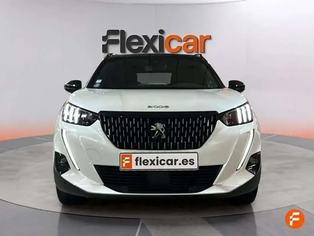 Usado Peugeot 2008 Allure 131 CV (96 kW) 2021 Blanco SUV
