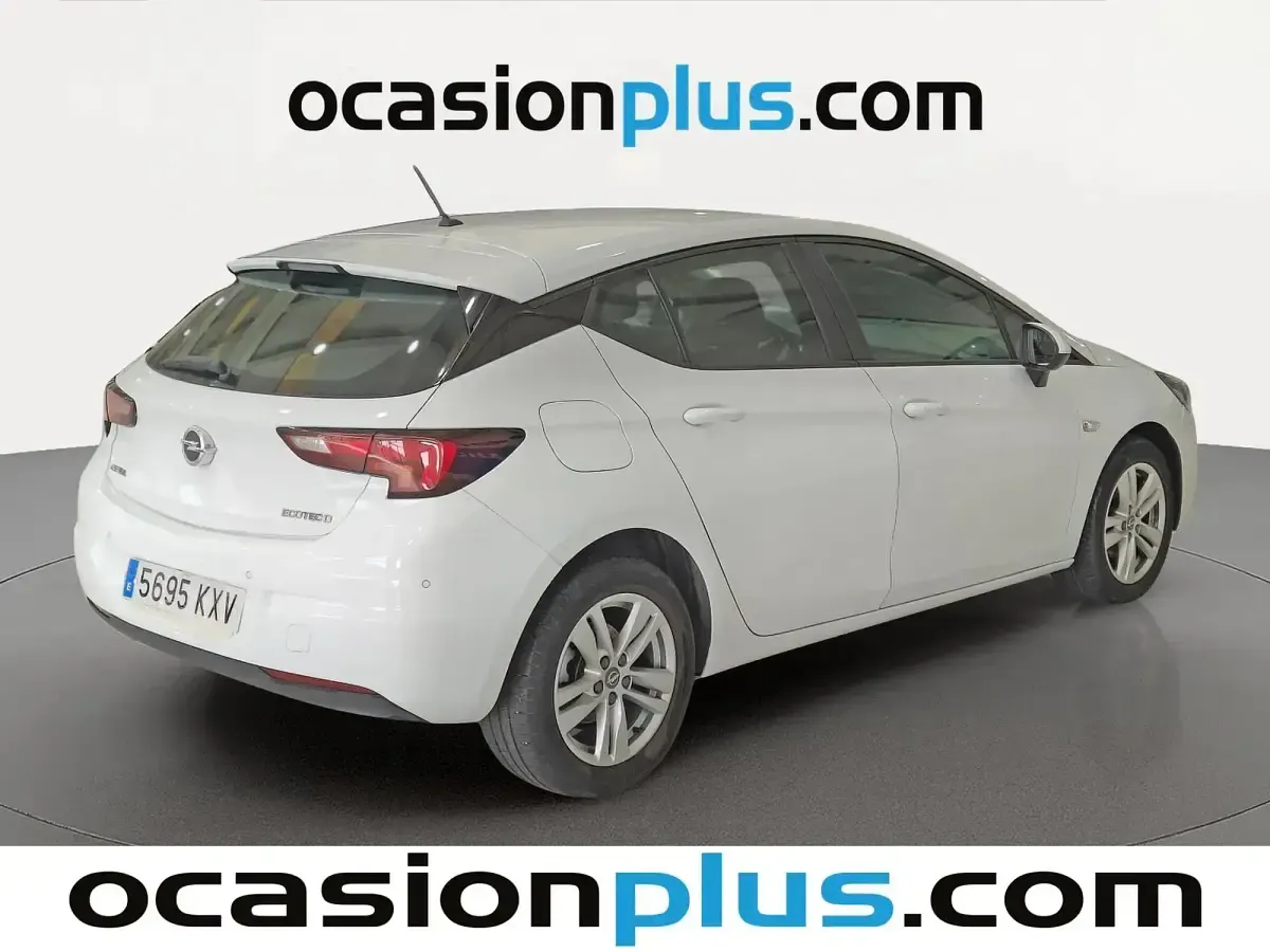 Usado Opel Astra Selective 110 CV (80 kW) 2019 Blanco Berlina