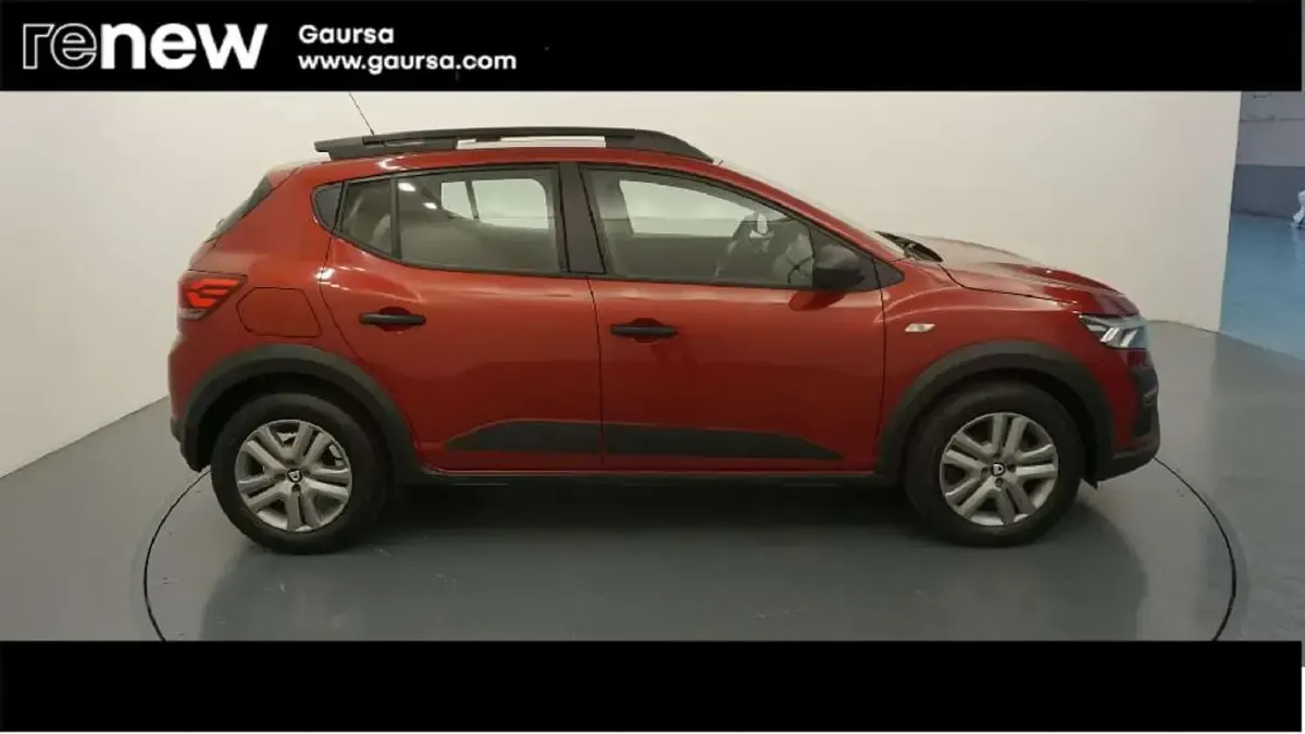 Usado Dacia Sandero Essentiel 101 CV (74 kW) 2021 Rojo Berlina