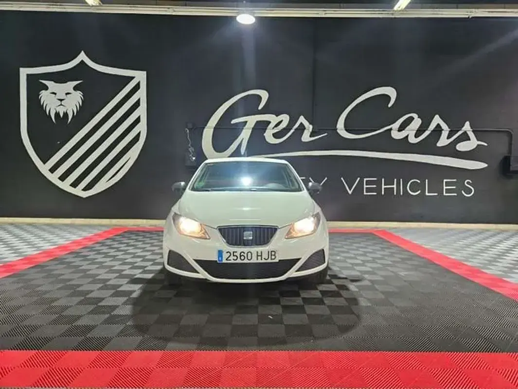 Usado Seat Ibiza SC Reference 60 CV (44 kW) 2012 Blanco Utilitario