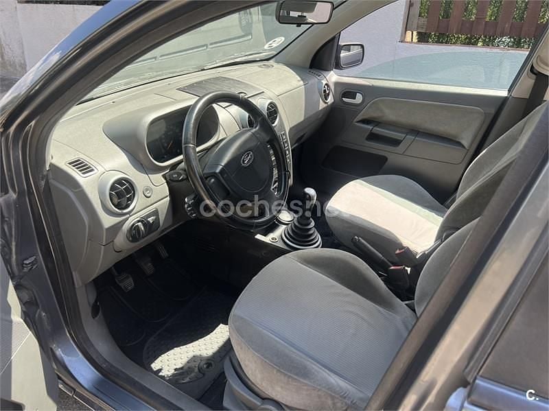 Gris / plata Usado 2003 Ford Fusion Berlina | 2800 € (Buen precio) - Imagen 1/1