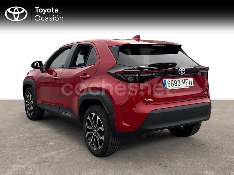Usado Toyota Yaris Cross Active 116 CV (85 kW) 2023 Rojo SUV