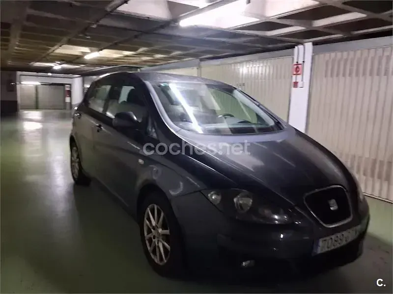 Usado Seat Altea Style 125 CV (91 kW) 2010 Azul Monovolumen