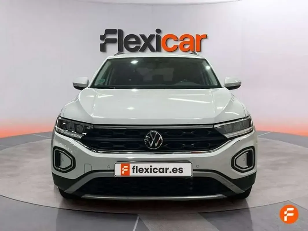 Usado VW T-Roc Life 110 CV (80 kW) 2024 Blanco SUV