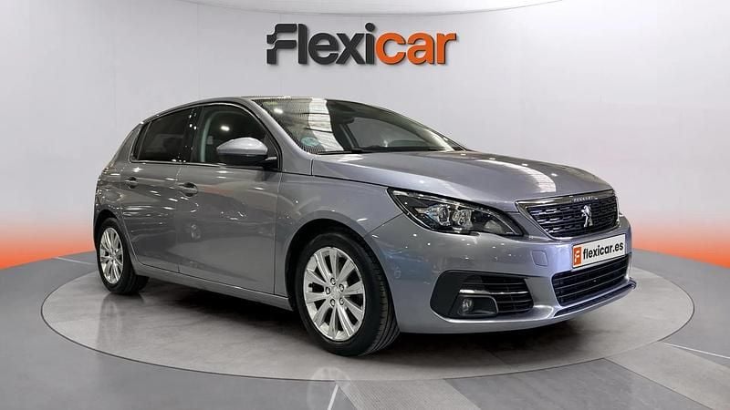 Usado Peugeot 308 Style 131 CV (96 kW) 2020 Gris Utilitario