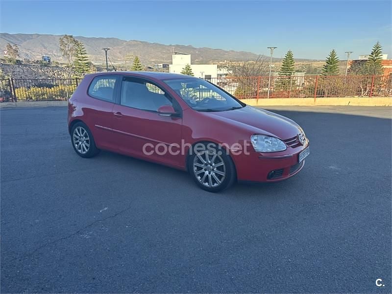 Usado VW Golf IV Sportline 102 CV (75 kW) 2006 Rojo Berlina