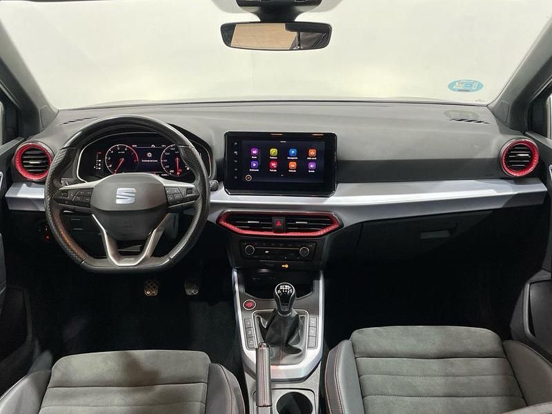 Usado Seat Arona FR 115 CV (84 kW) 2024 Gris SUV