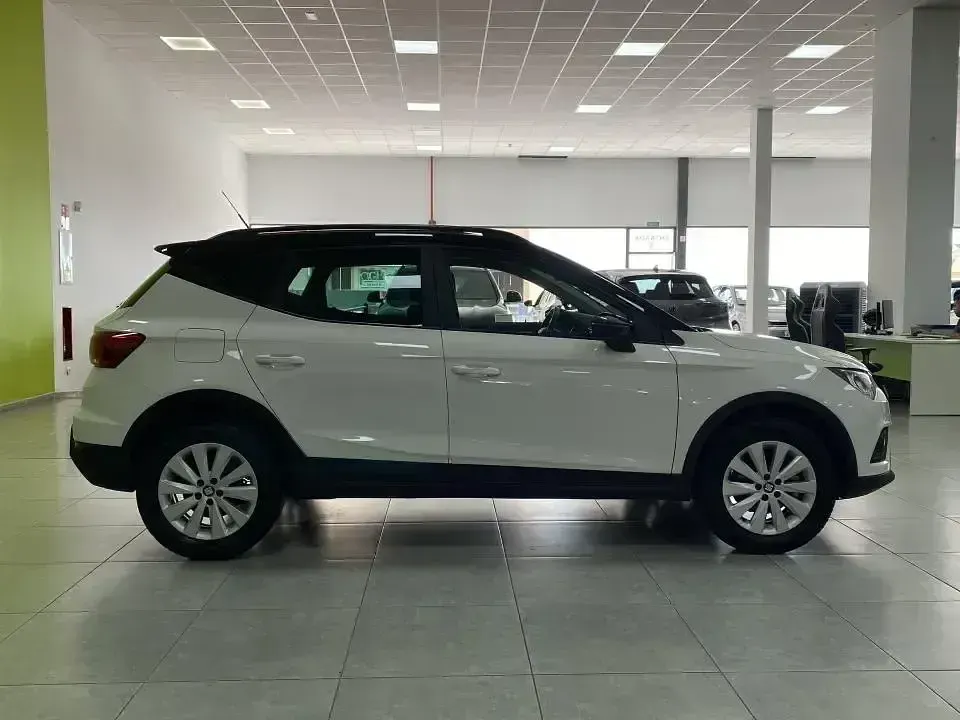 Usado Seat Arona Style 95 CV (69 kW) 2019 Blanco SUV