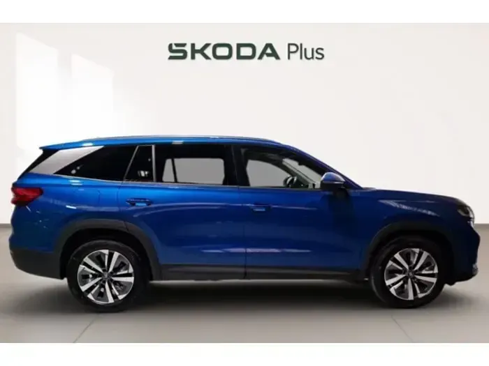 Usado Skoda Kodiaq Selection 150 CV (110 kW) 2025 Azul SUV