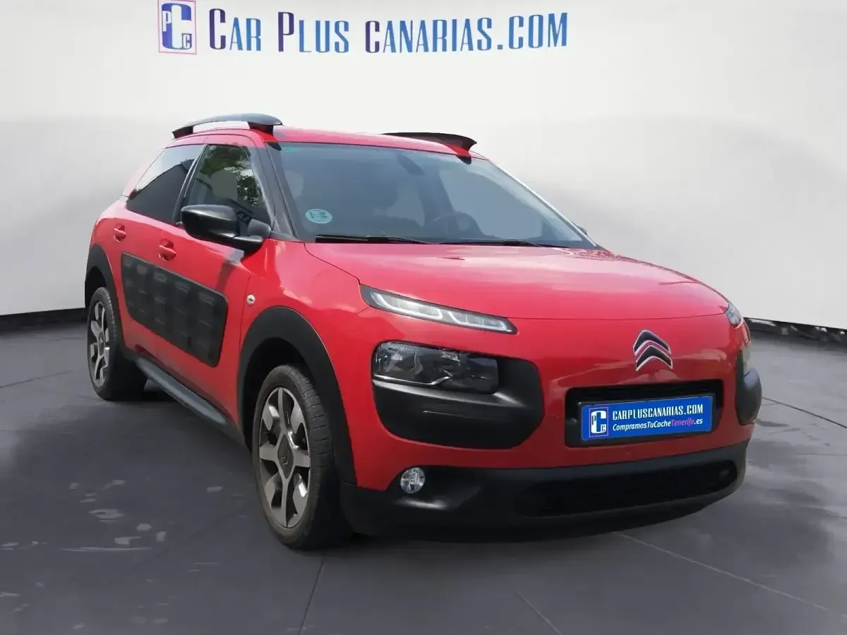 Usado Citroën C4 Cactus Feel 82 CV (60 kW) 2017 Rojo Utilitario