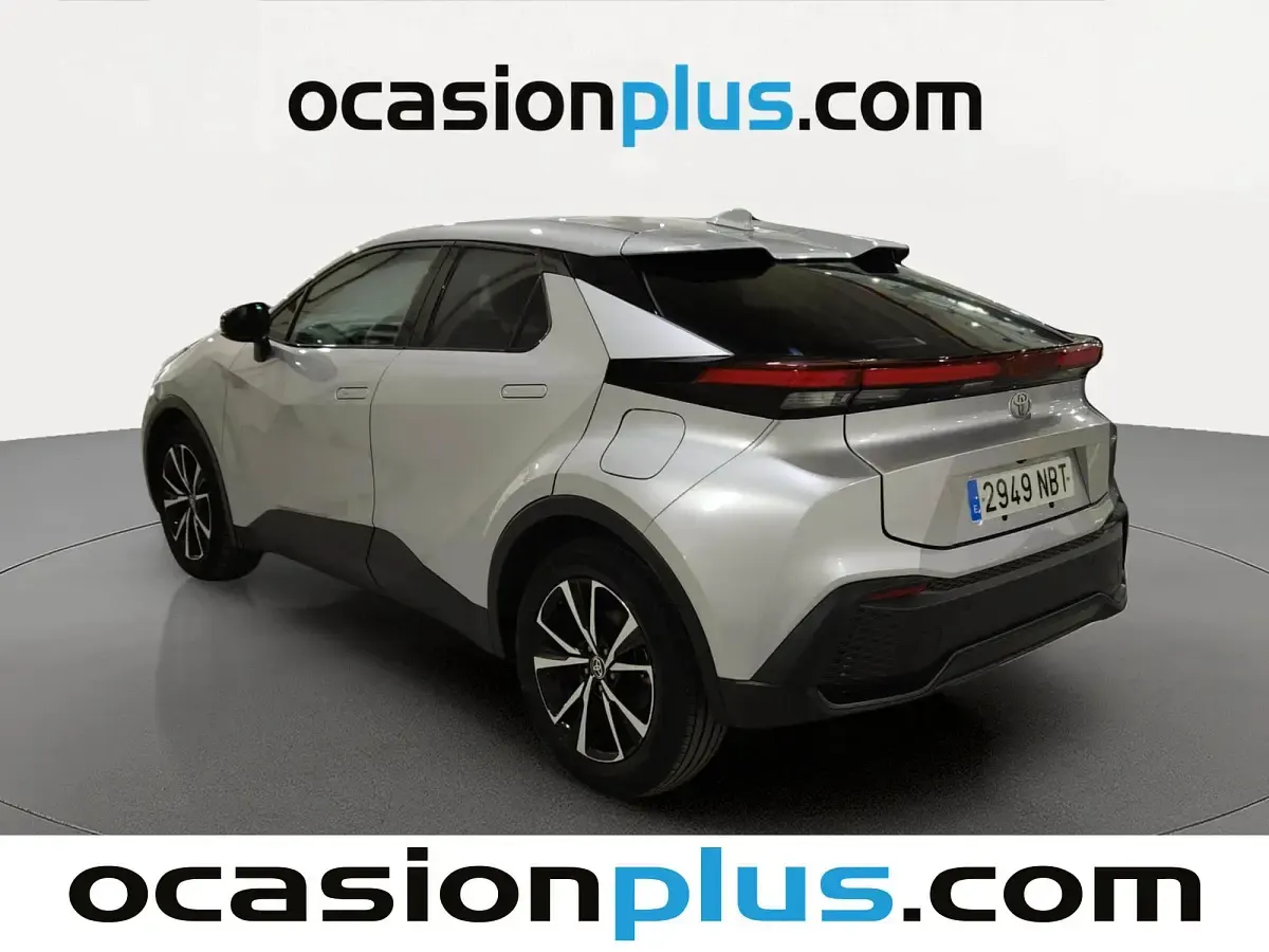 Usado Toyota C-HR Advance 140 CV (102 kW) 2025 Gris plata SUV