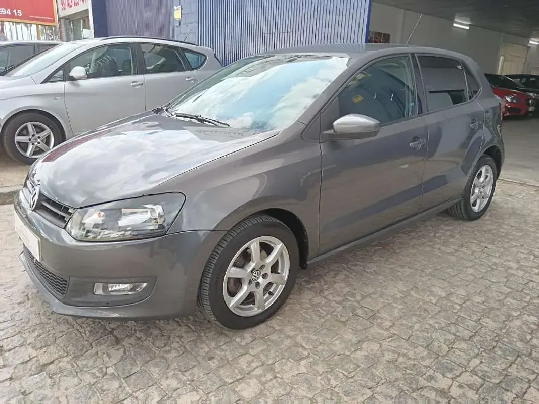 Usado VW Polo Sport 75 CV (55 kW) 2011 Gris Utilitario