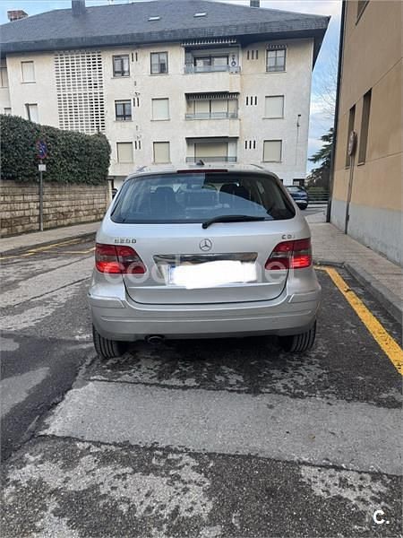 Usado Mercedes B200 140 CV (102 kW) 2007 Gris / plata Monovolumen