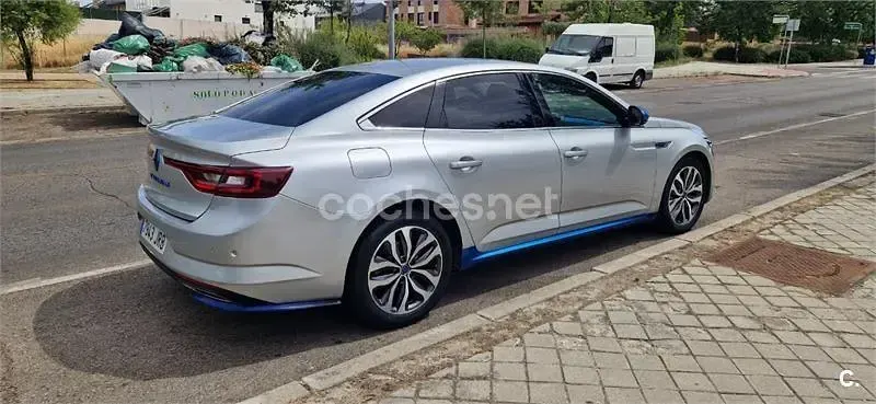 Usado Renault Talisman Zen 130 CV (95 kW) 2016 Gris / plata Berlina