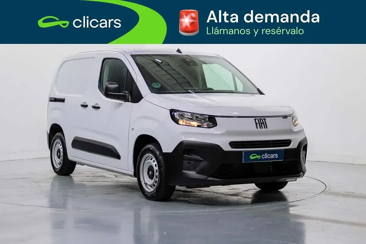 Usado Fiat Doblò 102 CV (75 kW) 2024 Blanco Monovolumen