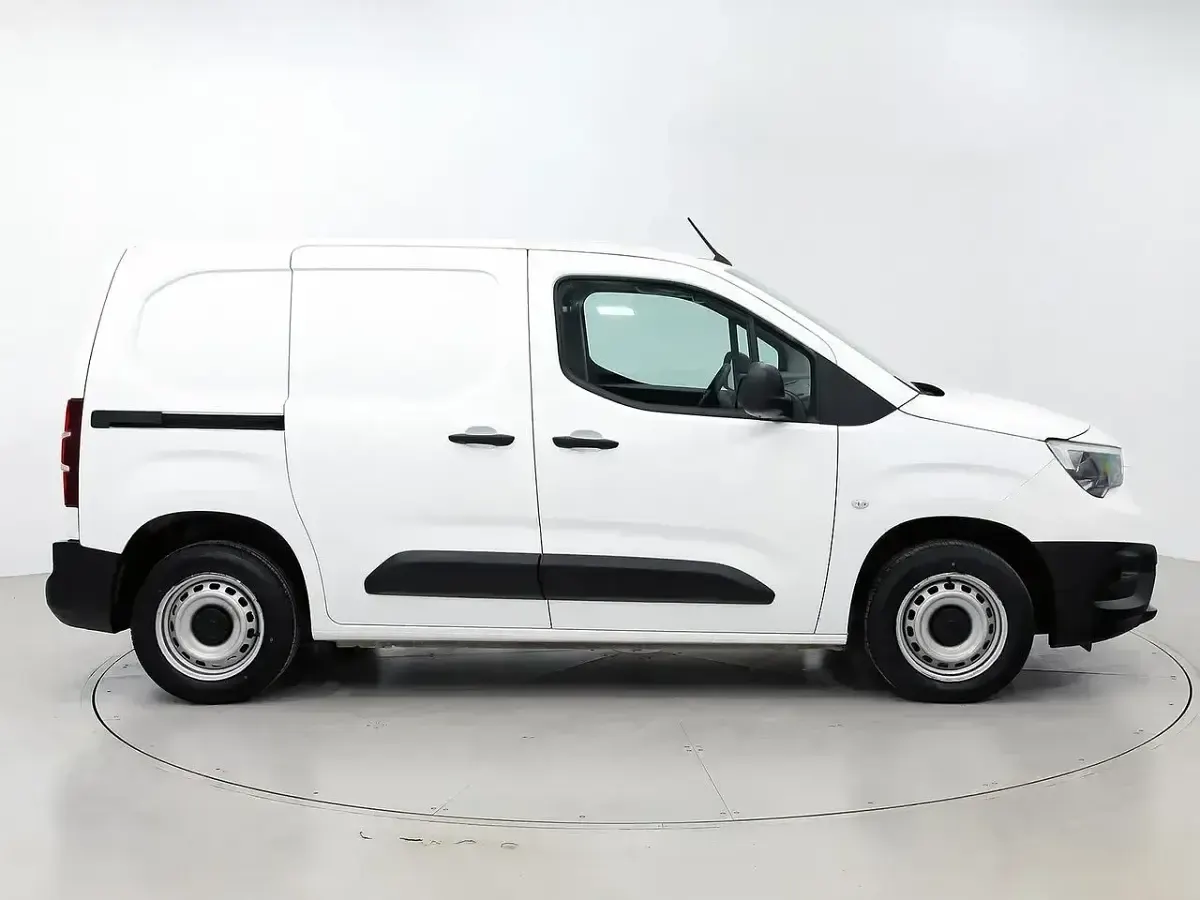 Usado Opel Combo 103 CV (75 kW) 2021 Blanco Monovolumen