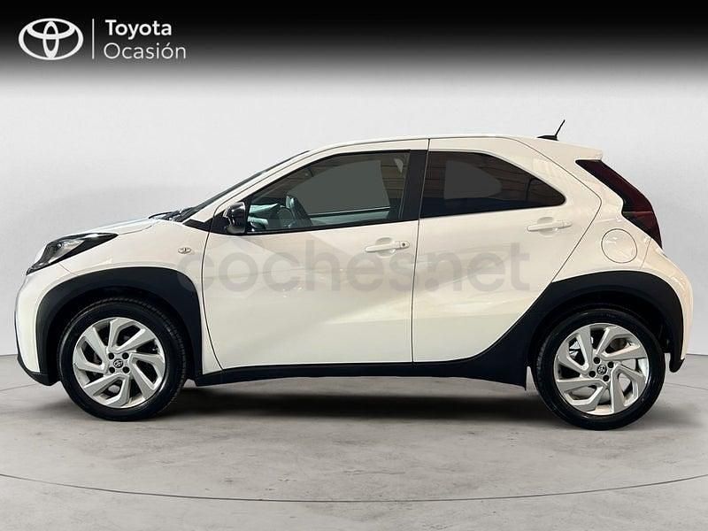 Usado Toyota Aygo X Play 72 CV (52 kW) 2025 Blanco SUV
