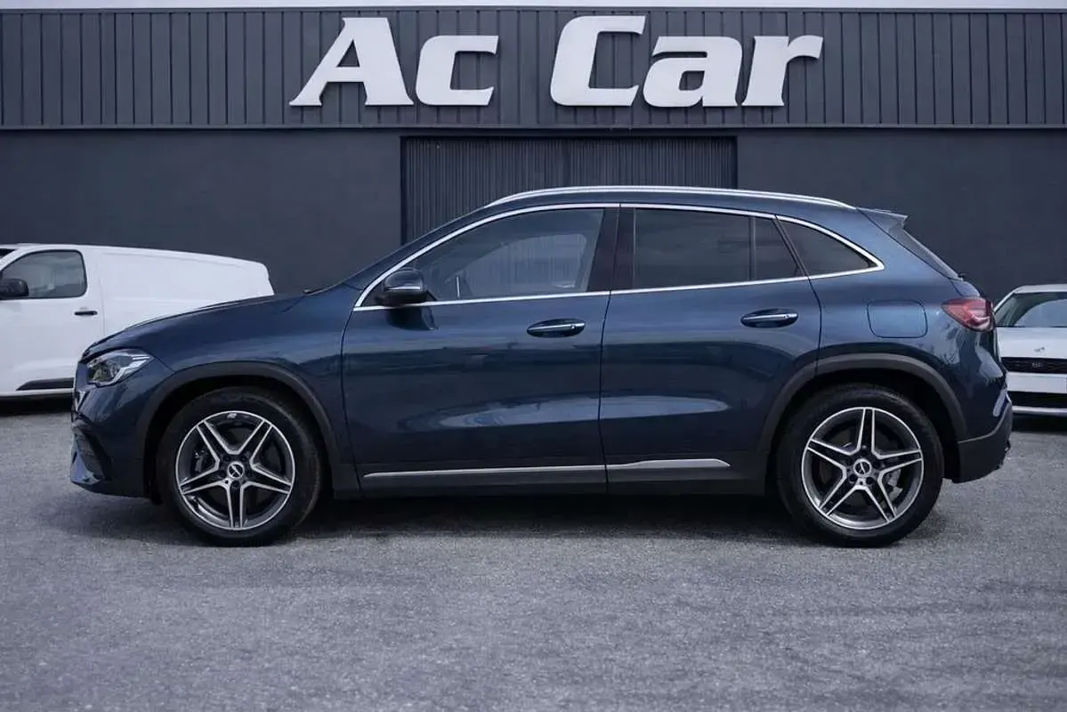 Usado Mercedes GLA200 150 CV (110 kW) 2021 Azul SUV