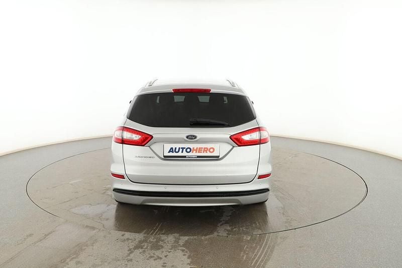 Usado Ford Mondeo Titanium 150 CV (110 kW) 2016 Plata Familiar