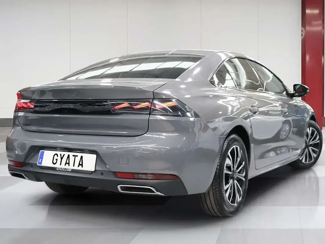 Usado Peugeot 508 Allure 131 CV (96 kW) 2024 Gris Berlina