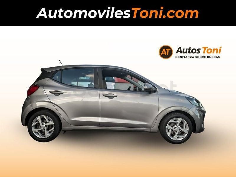 Usado Hyundai i10 67 CV (49 kW) 2022 Gris / plata Utilitario