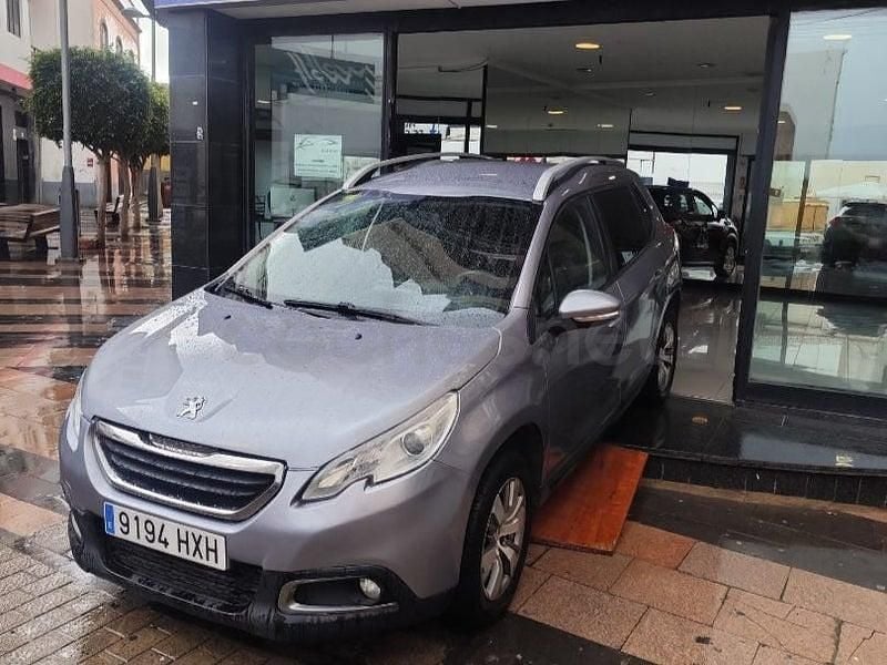 Usado Peugeot 2008 Active 82 CV (60 kW) 2014 Gris / plata SUV