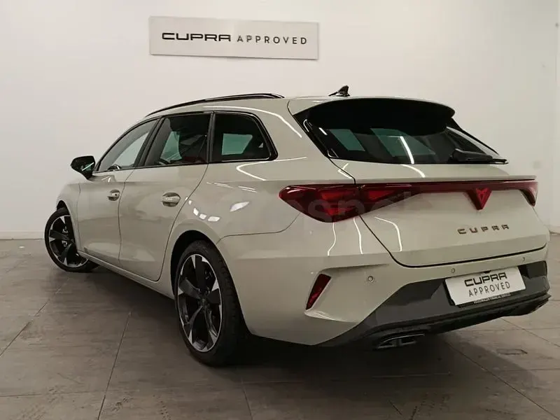 Usado Cupra Leon 150 CV (110 kW) 2025 Beige Familiar