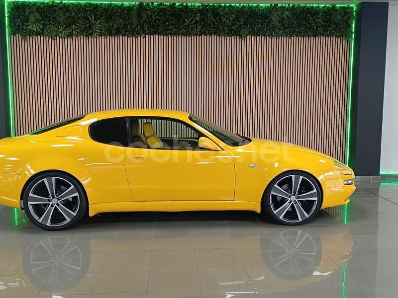 Usado Maserati Coupé GT 370 CV (272 kW) 2000 Amarillo Coupe