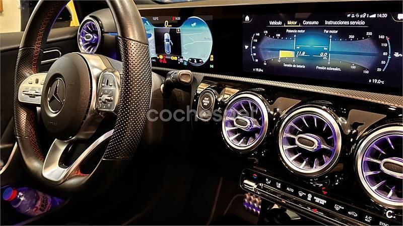 Usado Mercedes A180 136 CV (100 kW) 2021 Rojo Berlina