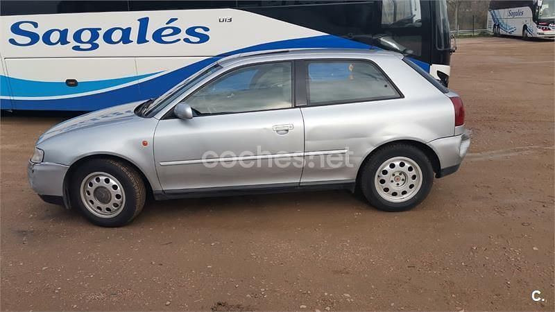 Usado Audi A3 Ambiente 125 CV (91 kW) 1996 Gris / plata Utilitario