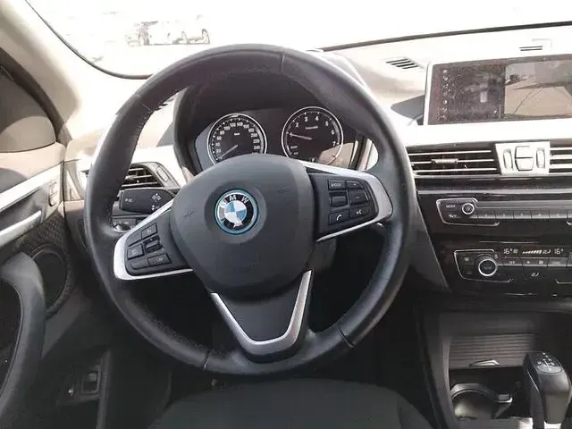 Usado BMW X1 220 CV (161 kW) 2022 Gris SUV