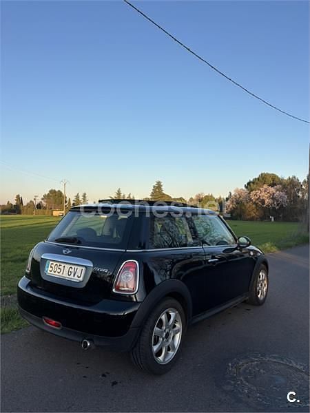 Usado Mini Cooper D 111 CV (81 kW) 2010 Negro Utilitario