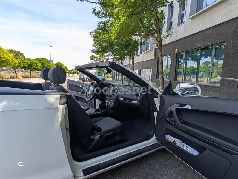 Usado Audi A3 Cabriolet Ambition 105 CV (77 kW) 2011 Blanco Descapotable