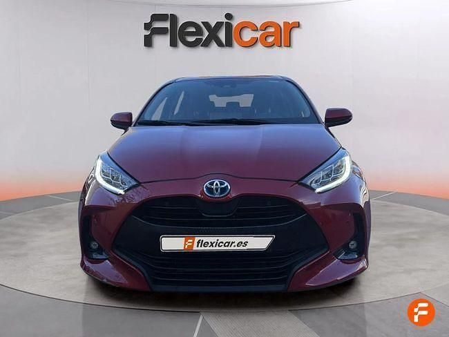 Usado Toyota Yaris Hybrid Active 116 CV (85 kW) 2023 Rojo Berlina