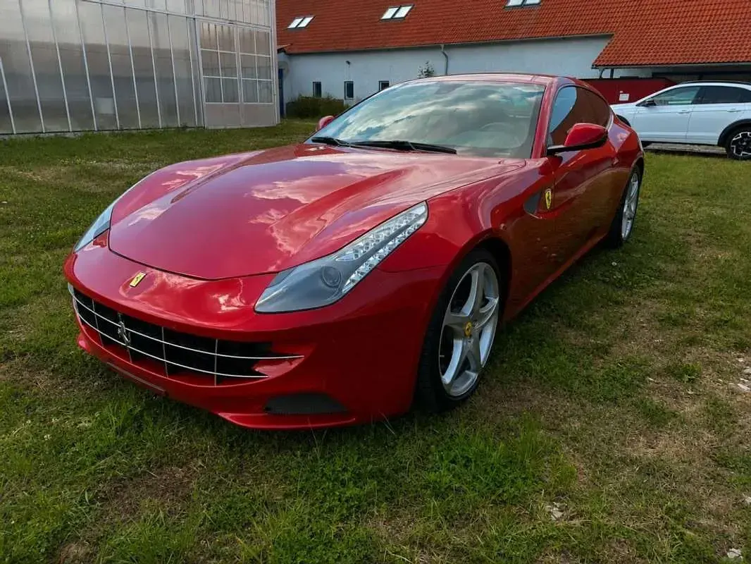 Usado Ferrari FF 661 CV (486 kW) 2012 Negro Familiar