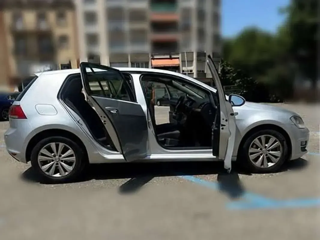 Usado VW Golf Plus Cross Advance 105 CV (77 kW) 2014 Gris Monovolumen