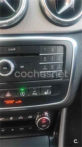 Usado Mercedes CLA200 Shooting Brake AMG line 136 CV (100 kW) 2015 Blanco Familiar