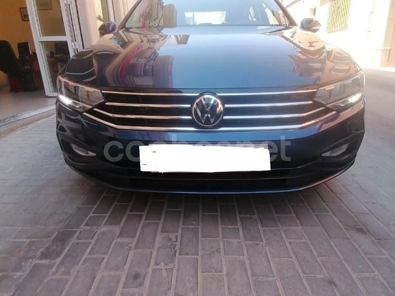 Azul Usado 2021 VW Passat Berlina | 19.500 € (Precio justo) - Imagen 1/4