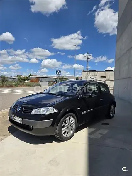 Usado Renault Mégane II Authentique 136 CV (100 kW) 2003 Negro Berlina