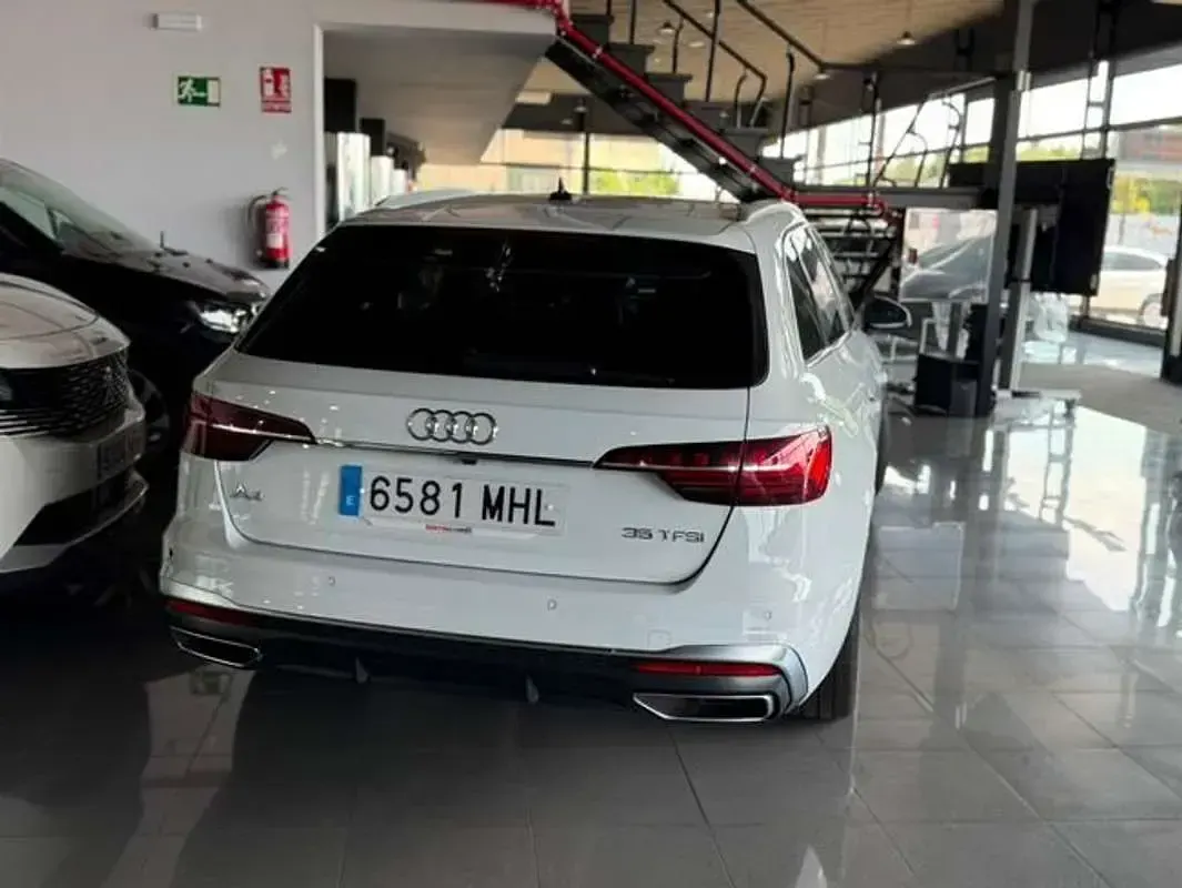 Usado Audi A4 S-Line 150 CV (110 kW) 2023 Blanco Familiar