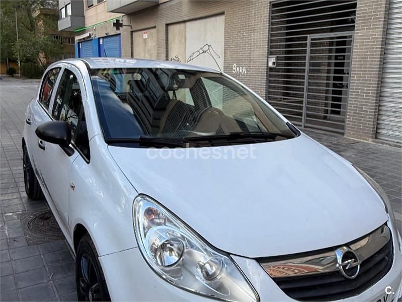 Blanco Usado 2009 Opel Corsa Berlina | 5500 € (Precio justo) - Imagen 1/4
