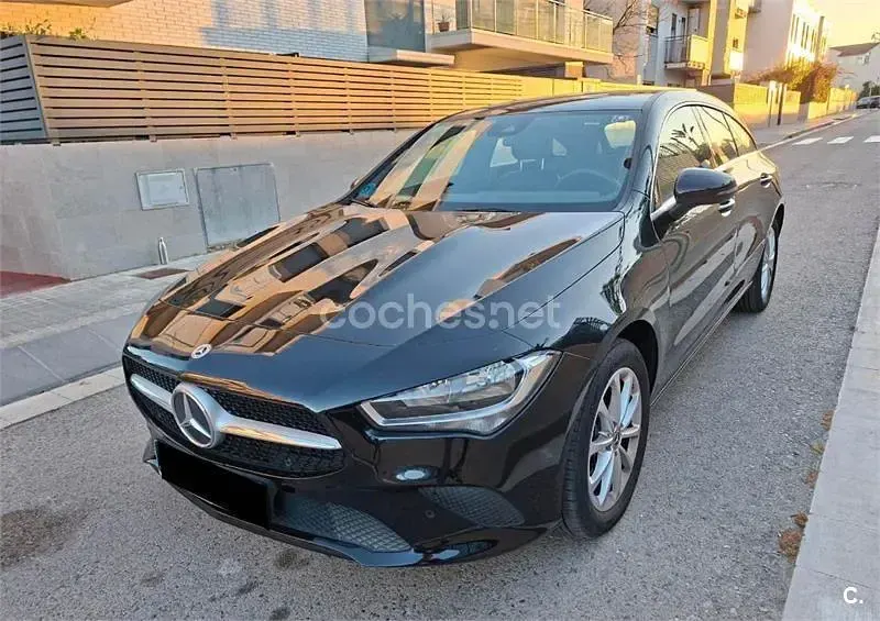 Käytetty Mercedes CLA250e Shooting Brake 218 HP (160 kW) 2021 Musta Farmari