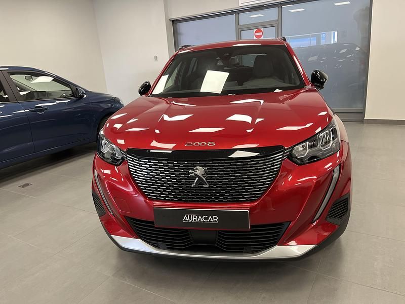 Usado Peugeot 2008 Allure 130 CV (95 kW) 2022 Rojo SUV