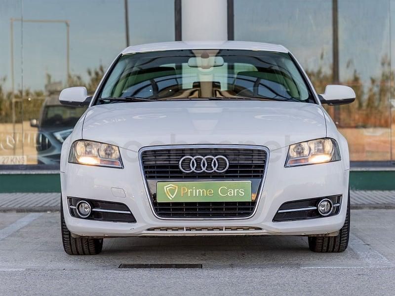 Usado Audi A3 Ambition 105 CV (77 kW) 2011 Blanco Utilitario